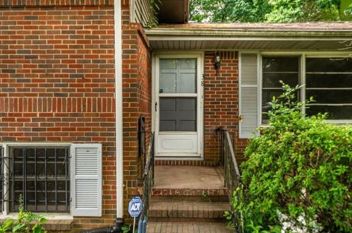 385 Pineridge Dr, Forest Park, GA 30297-2630