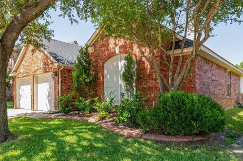 4517 Mustang Dr, Fort Worth, TX 76137-5635