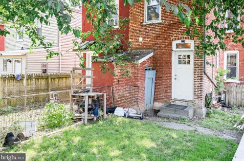 517 Juniata St, Lancaster PA  17602-4320 exterior