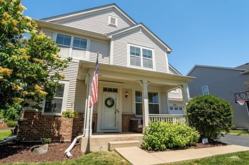 733 Market Dr, Oswego, IL 60543-4043