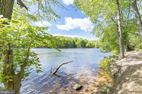 11490 Corinthia Ct, Woodbridge, VA 22192-1098