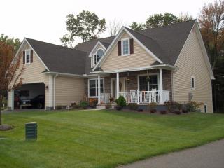 98 Nutmeg Dr, Somers, CT 06071-1451