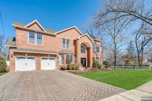 238 Van Saun Dr, River Edge, NJ 07661-1716