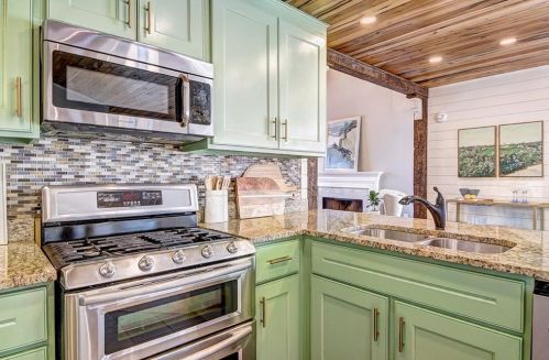 3037 Vineyard Way, Smyrna GA  30082-1851 exterior