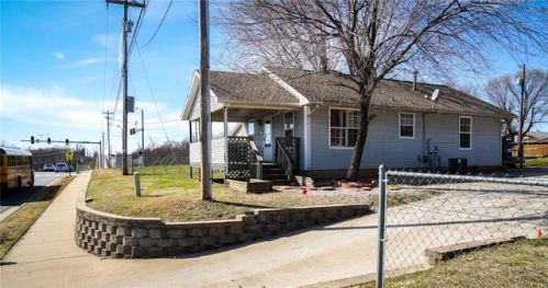 3964 Don Tyson Pkwy, Springdale, AR 72762-6767