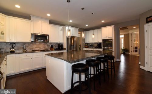 15767 Dorneywood Dr, Leesburg, VA 20176-5859