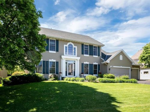 1688 Galway Ln, Saint Paul, MN 55122-1791