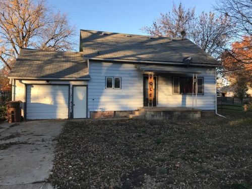 514 6th St, Friend, NE 68359-1511