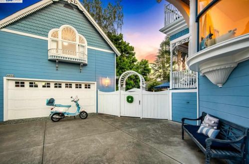 4432 1st St, Pleasanton, CA 94566-7128