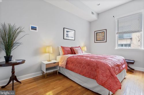 1019 19 St, Philadelphia PA  19146-2938 exterior