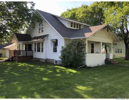 208 Jefferson St, Wellington, SD 57035-2035