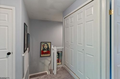 53 Manor Dr, Princeton NJ  08540-1643 exterior