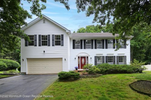 29 Branson Dr, Lincroft, NJ 07738-1362