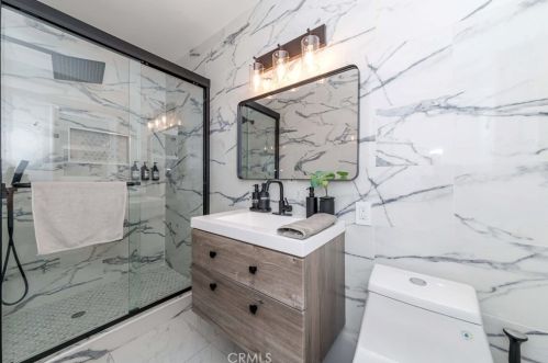 1048 Fairbrook Ln, Santa Ana CA  92706-1106 exterior