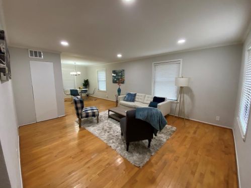 5002 Hall St, Dallas, TX 75235-8814