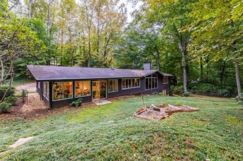 910 Barton Woods Rd, Atlanta GA  30307-1308 exterior