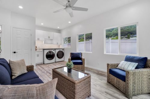 3607 Nipo St, Honolulu HI  96822 exterior