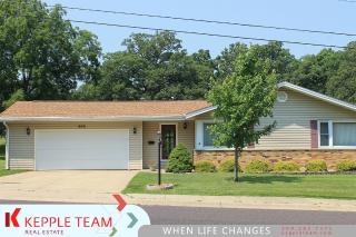 608 Oakwood Ln, Beverly Manor, IL 61571-2539
