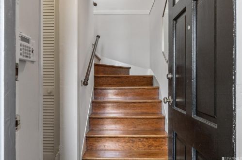 1208 Bowdoin St, San Francisco, CA 94134-1820