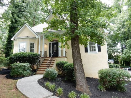 604 Redbud Ln, Stockbridge, GA 30281-6315
