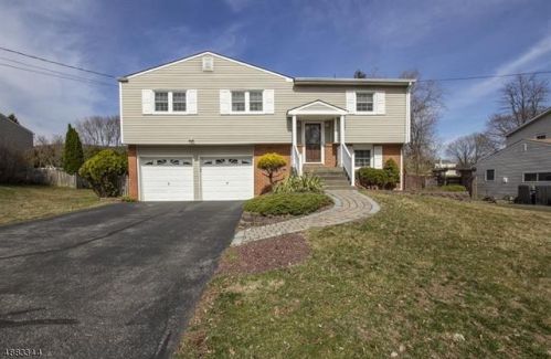 168 College View Dr, Hackettstown, NJ 07840-1025