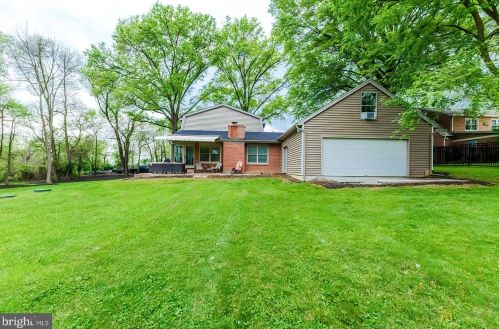 101 Sleepy Hollow Ct, Charles Town, WV 25414-5829