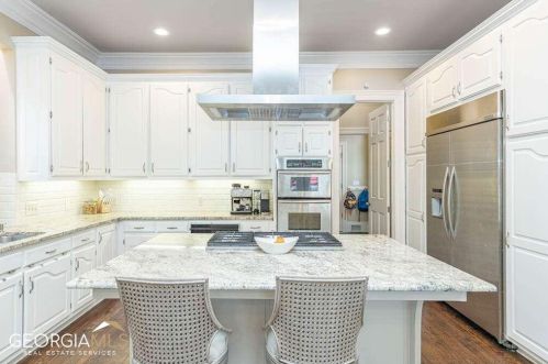 5465 Chelsen Wood Dr, Duluth GA  30097-2436 exterior