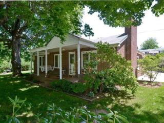 41 Lower Glady Fork Rd, Biltmore Lake, NC 28715-8326