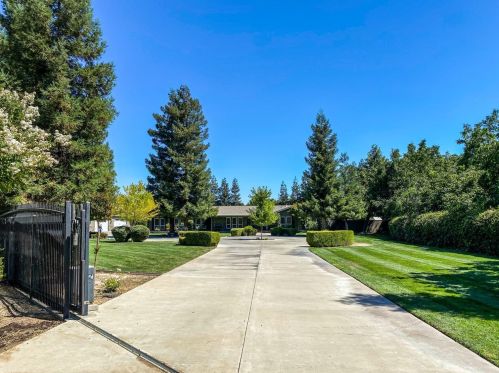 612 Crawford Rd, Modesto, CA 95356-8805