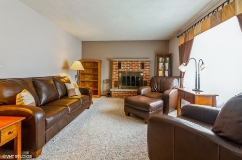 904 Obrien St, Alden, IL 60033-1837