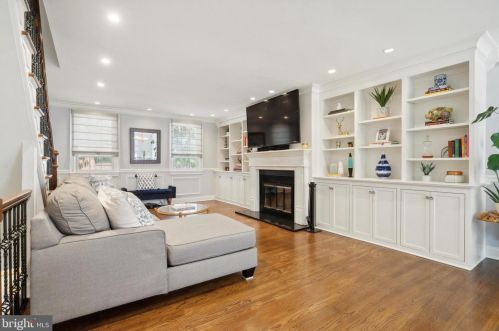 710 Lombard St, Philadelphia PA  19147-1315 exterior