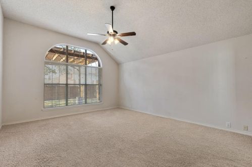 2205 Rachel Ct, Carrollton TX exterior