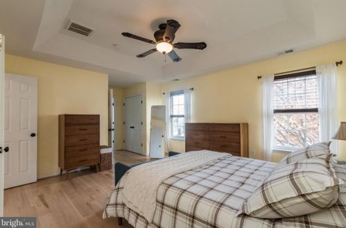 228 Lord Fairfax St, Charles Town WV  25414-2607 exterior