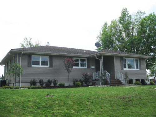 96 Summit Ave, Sewaren, NJ 07077-1255