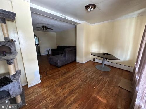 2452 Edgewood St, Philadelphia, PA 19142-3202