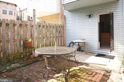 413 42 St, Philadelphia PA 19104-2216 exterior