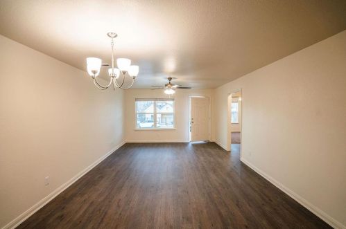 1034 Broadway Ave, Fort Worth TX  76104-1159 exterior