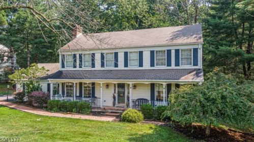 56 Grandin Dr, Flemington, NJ 08822-4643