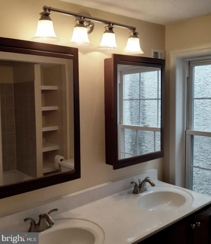 115 Manton St, Philadelphia PA 19146-3811 exterior