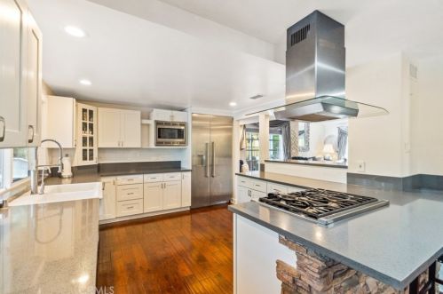 370 Yorkshire Cir, Anaheim CA 92808-1313 exterior