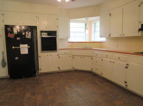 2000 Wayside Dr, Bryan TX  77802-1851 exterior