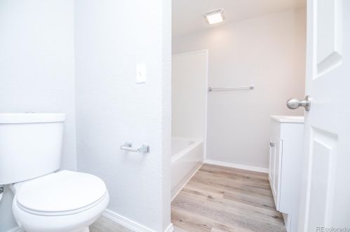 18202 Nassau Dr, Denver CO 80013-3346 exterior