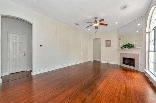 10214 Waters Dr, Irving TX  75063-5352 exterior