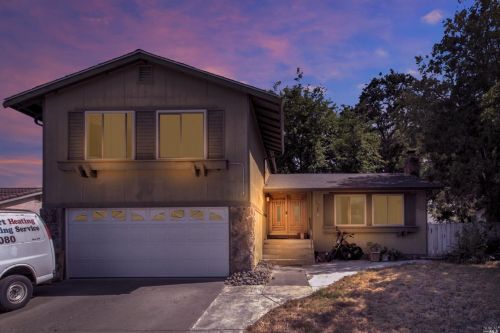 160 Asbury Dr, Vacaville, CA 95687-5003