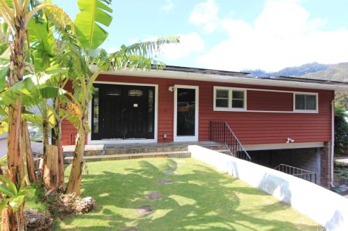 3086 Kaohinani Dr, Honolulu HI  96817-1040 exterior