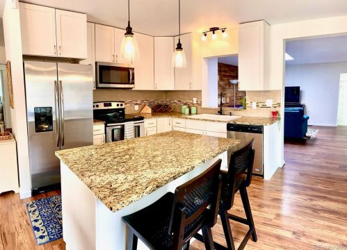 2250 Zuni St, Englewood CO  80110-1058 exterior