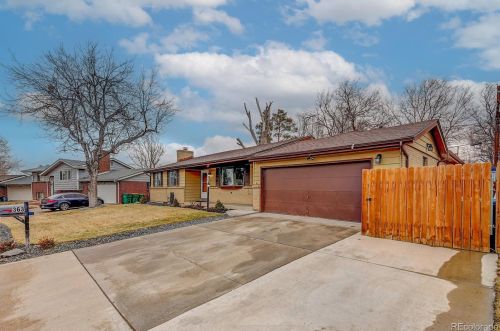 363 Nile St, Aurora, CO 80012-2237