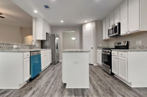9915 Tulip St, Conroe TX  77385-7603 exterior