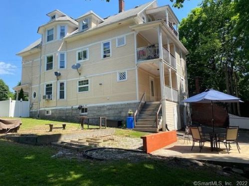 232 Pine St, Waterbury, CT 06710-1710