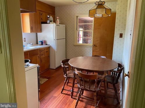 15 Magnolia Ct, Pilesgrove, NJ 08098-1224